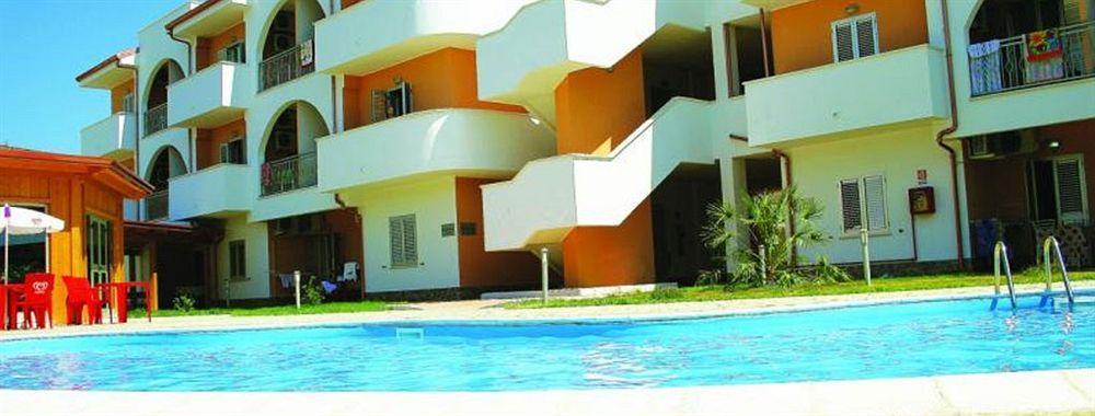 Residence Bernardo Мандаторичо Марина Екстериор снимка